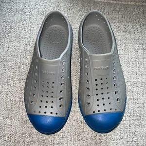 Jefferson Native Boys Classic slip on shoes size 12 
Only worn a couple of times